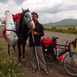 219 Andreas kupił konia w Kirgizji i przez min.Afganistan dotarł do Gruzji, przekracza granice nielegalnie. Nie rozumiem !!